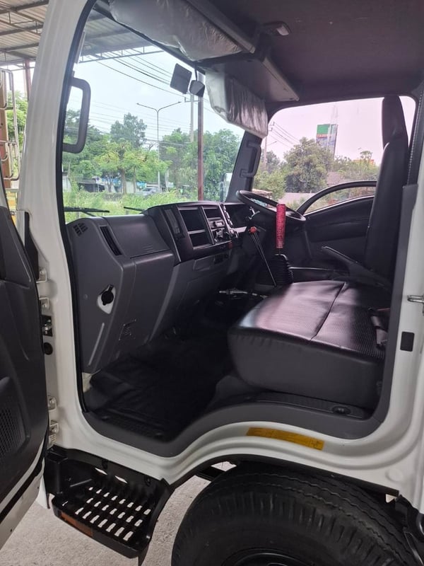 ISUZU NMR130 ปี64 ดั้มพ์ ราคา 750,000 บาท  