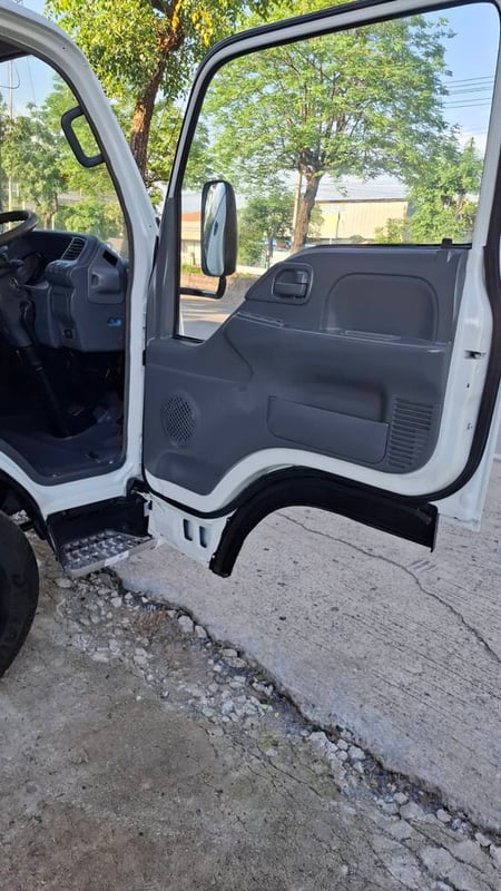 ISUZU รถ4ล้อท้ายลิฟต์ ปี 55 เครือง4BE110แรง ISUZU รถ4ล้อท้ายลิฟต์ ปี 55 เครือง4BE110แรง