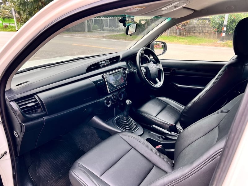 Toyota REVO 2.4 ปี 2016  รถสวยๆ  เล่มพร้อมโอน 