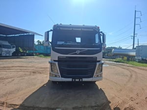 หัวลาก 10 ล้อ VOLVO 440 แรง ปี 58  ยกล้อ ถุงลม 