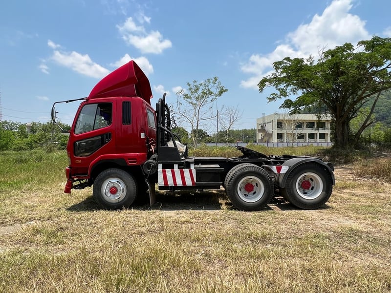 หัวลาก HINO 2 เพลา 285 แรง เทอร์โบ  6 เกียร์  หัว M6 ลงเล่มแล้ว ทะเบียน ม.79 