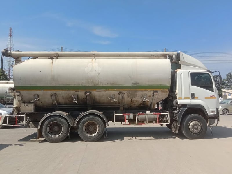 ISUZU FVZ300 ปี 61 รถเบ้าอาหารสัตว์ 