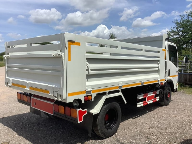 6ล้อIsuzu NPR150แรง ปี 57 ดั้มพ์ 