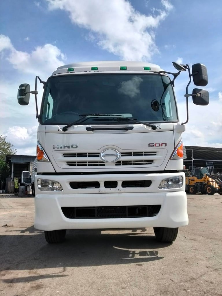 HINO เมก้าซีรี่ย์ 500 เครื่อง 380แรงม้า รถบรรทุก 10ล้อ หัวลาก เฉพาะหัว HINO เมก้าซีรี่ย์ 500 เครื่อง 380แรงม้า รถบรรทุก 10ล้อ หัวลาก เฉพาะหัว