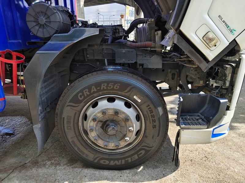 ISUZU FTR 240 ปี2565 ตู้ 10 บาน ISUZU FTR 240 ปี2565 ตู้ 10 บาน