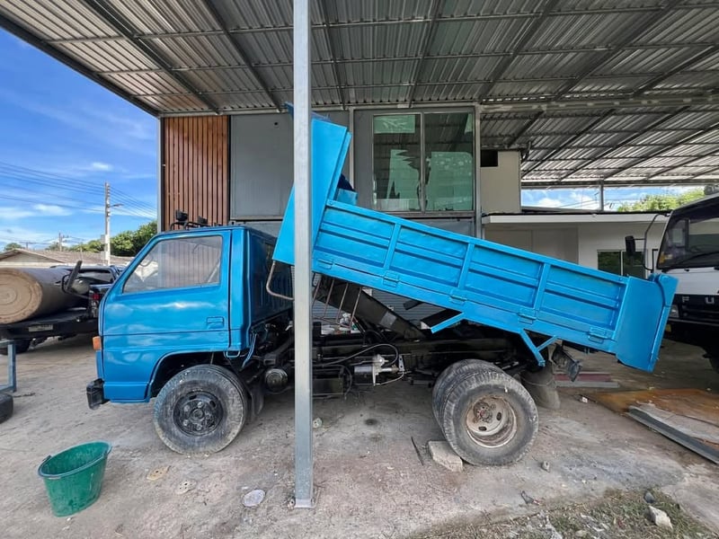 6 ล้อ ISUZU Isuzu 85 แรง ดั้ม 3 คิว (เจ้าของขายเอง) ภาษีไม่ขาด  ขายตามสภาพ