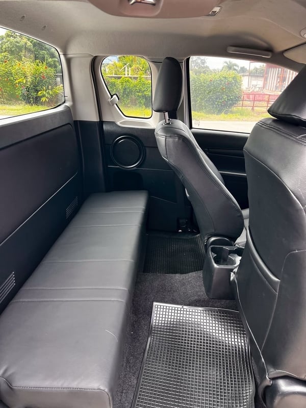 Toyota REVO 2.4 ปี 2016  รถสวยๆ  เล่มพร้อมโอน 