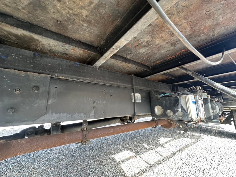 HINO  FF1J ปี43 ยาว 7.20 เมตร  รถบรรทุก 6ล้อ กระบะคอกสูง