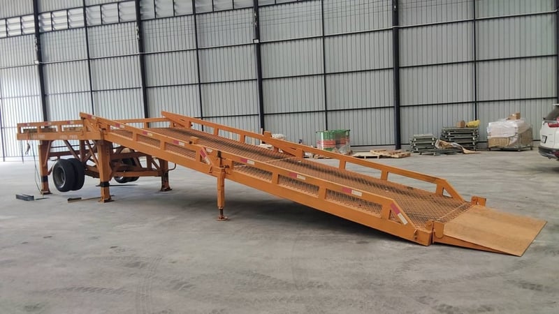 สะพานโหลดรับน้ำหนักได้10ตัน  กว้าง2.2เมตรความยาว11-12เมตรถ้าพับคือ4เมตร