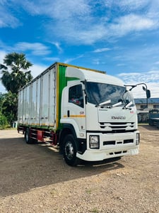 ISUZU FTR240  รถบรรทุก 6ล้อ ตู้แห้ง ปี 63 