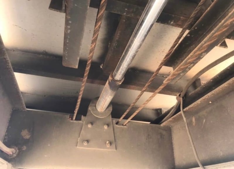 คอกหมู ยาว 6.5 เมตร แสตนเลสทั้งหมด ท้ายลิฟต์ ปี61 