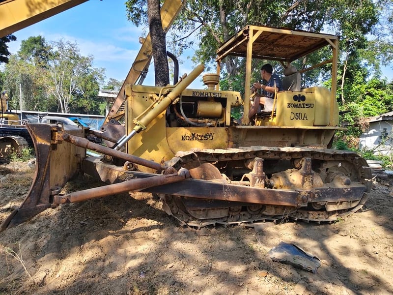 KOMATSU D50A รถดันดินรุ่นคลาสสิก KOMATSU D50A รถดันดินรุ่นคลาสสิก