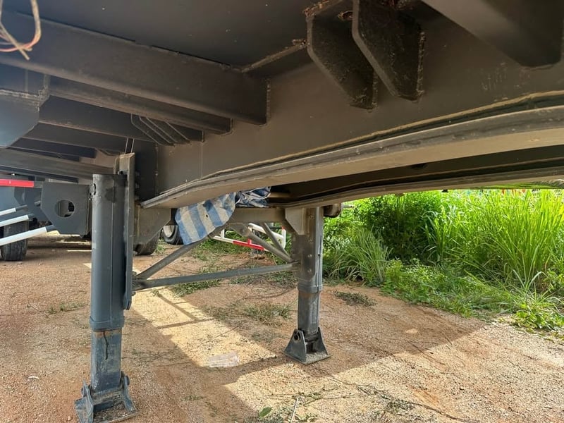 หางพื้นเรียบสามเพลาRCK ปี51 ราคา 180,000 บาท 