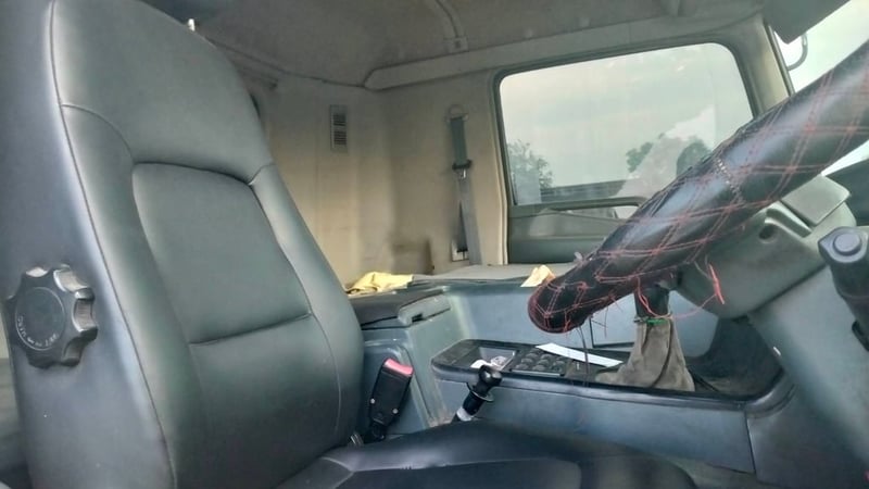 สิบล้อหัวลาก มิตซู 380แรงม้า ราคา 480,000 บาท