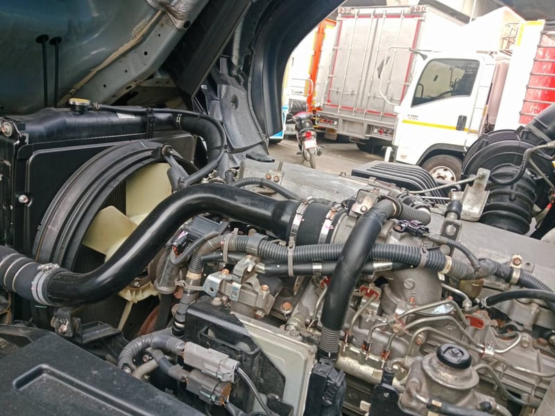 ISUZU FTR 240 ปี61 ตู้10บาน ยาว 7.60 ม.