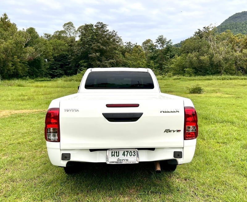 Toyota REVO 2.4 ปี 2016  รถสวยๆ  เล่มพร้อมโอน 