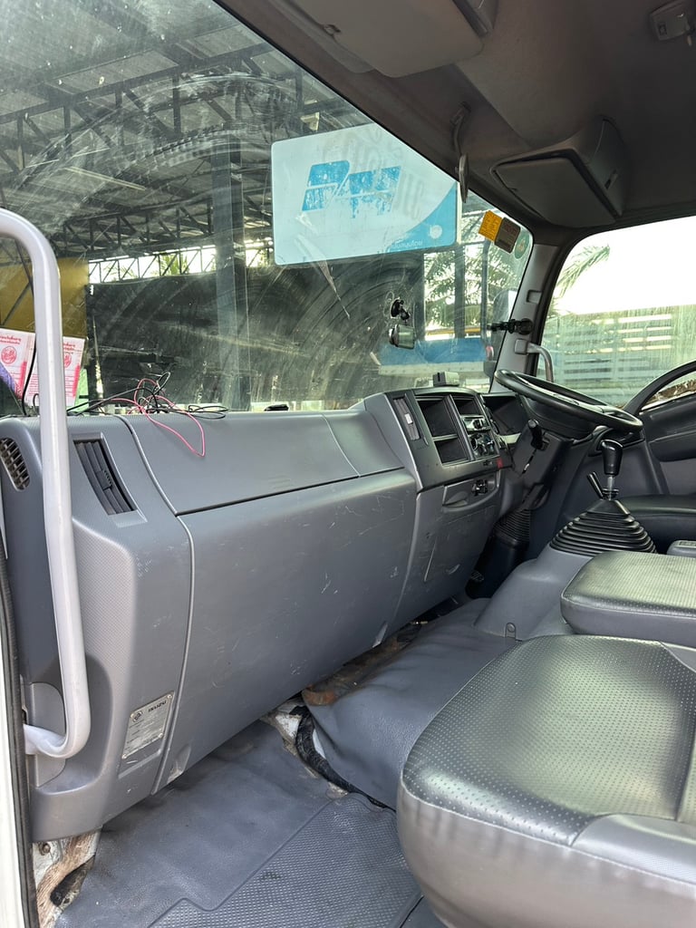 ISUZU FXZ360 ปี 61 10 น๊อต มือเดียวป้ายแดง  กระบะท้องเรือ ใส่ได้ 31 ตัน  