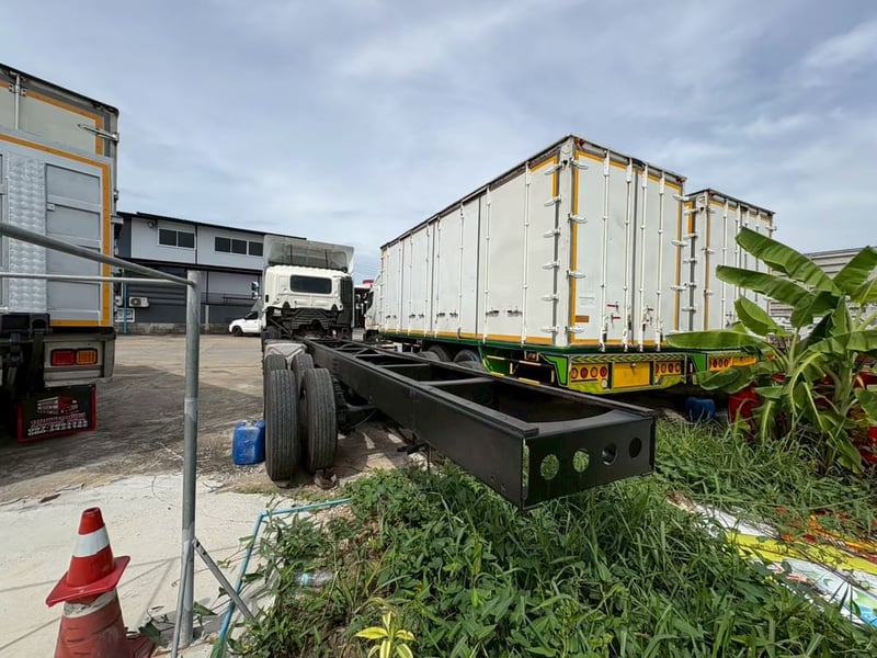 12ล้อฮีโน่ซีรีย์700เพลาเดียวหัวแชสซี (เงินสด) 12ล้อฮีโน่ซีรีย์700เพลาเดียวหัวแชสซี (เงินสด)