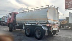 รถบรรทุกน้ำนิสสันยูดี 2เพลา 230แรง ตามสภาพ