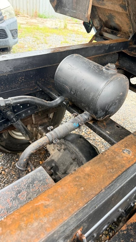 Isuzu 6 ล้อ  NPR150 แรง ปี 57 