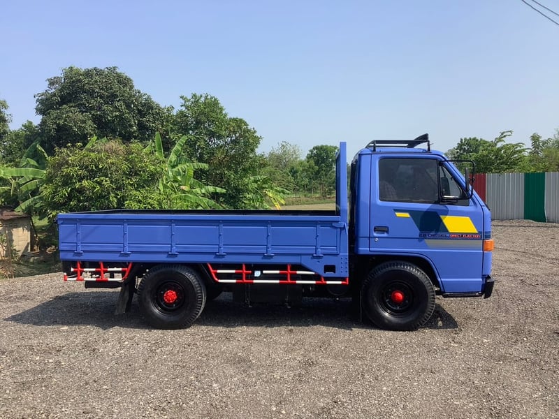 Isuzu 4 ล้อ NKR 88แรง(รถห้างแท้) ปี37