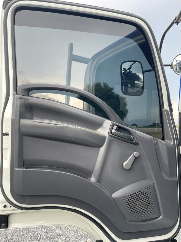 6 ล้อ ISUZU FRR 210 แรงเทอร์โบ ปี 2554 ยาว 5.60 กว้าง 2.45 เมตร 