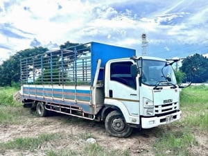 ISUZU FRR 210 ลงเครื่องนอก 240 แรง แจ้งลงเล่มแล้ว ISUZU FRR 210 ลงเครื่องนอก 240 แรง แจ้งลงเล่มแล้ว