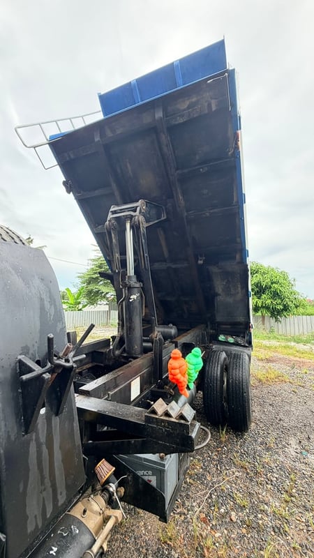 Isuzu 6 ล้อ  NPR150 แรง ปี 57 