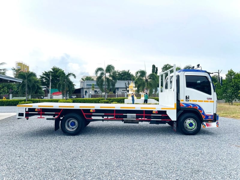 6 ล้อ ISUZU FRR 210 แรงเทอร์โบ ปี 2554 ยาว 5.60 กว้าง 2.45 เมตร 