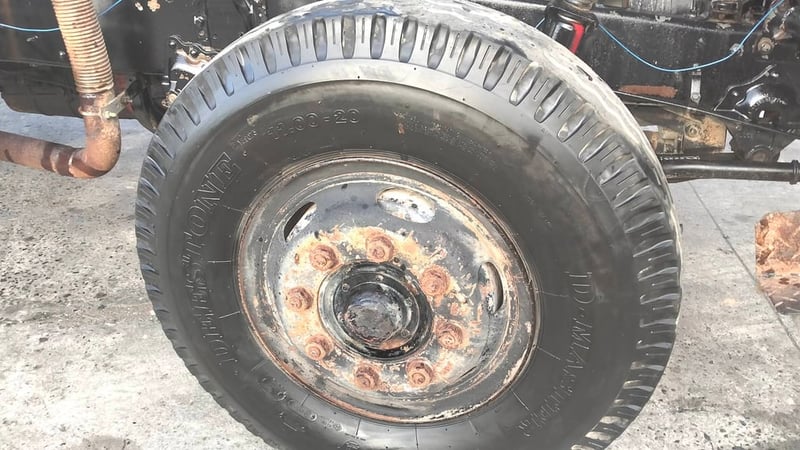 รถบรรทุกน้ำนิสสันยูดี 2เพลา 230แรง ตามสภาพ