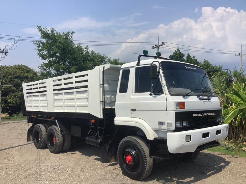 Nissan 10ล้อ UD230แรง ดั้มพ์สามมิตร (2เพลา)ปี 44 Nissan 10ล้อ UD230แรง ดั้มพ์สามมิตร (2เพลา)ปี 44