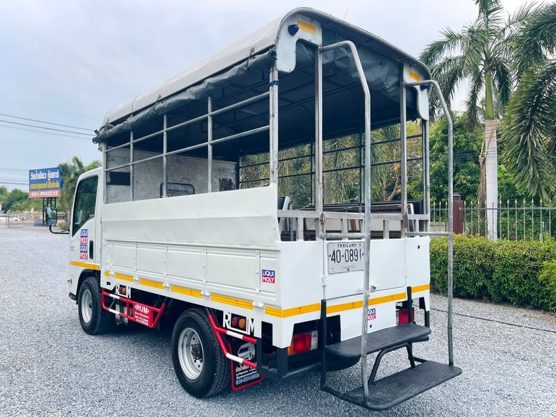  ISUZU NLR 130 แรงเทอร์โบ 4 ล้อ 2 แถวพร้อมที่นั่งรถห้างแท้ ปี 2560  