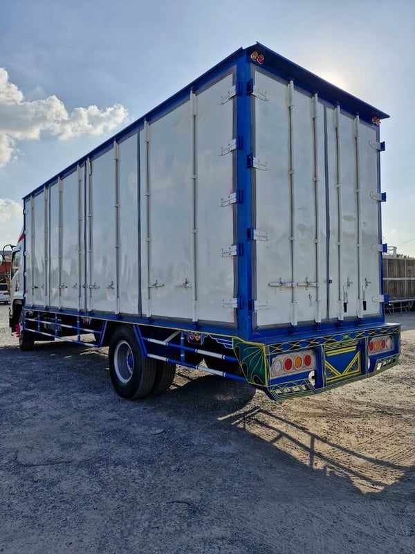 lSUZU FTR240 ปี54 ตู้ทึบ ยาว 7.5 เมตร lSUZU FTR240 ปี54 ตู้ทึบ ยาว 7.5 เมตร