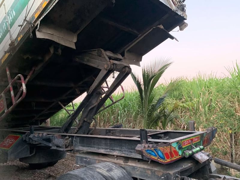 ISUZU deca 270 รถบรรทุก 12ล้อ ดั้มพ์แม่-ลูก ปี2004