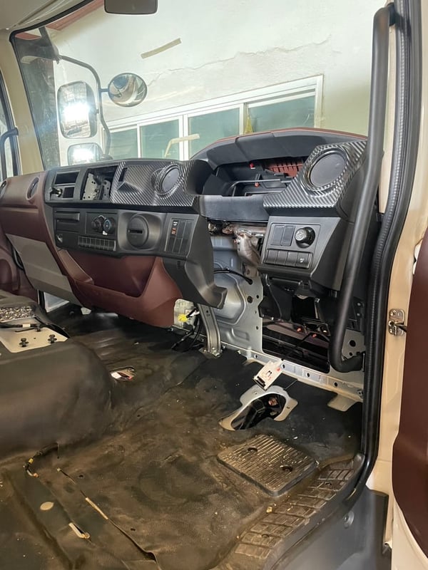 หัว Hino สภาพป้ายแดง ราคา 270,000 บาท