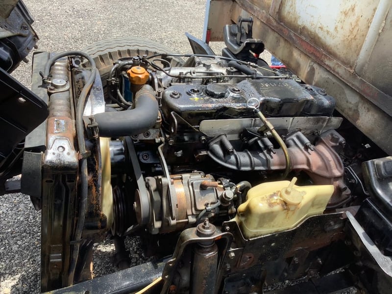 Isuzu 6 ล้อ NKR110แรง(รถห้างแท้)ปี45 กระบะเหล็ก Isuzu 6 ล้อ NKR110แรง(รถห้างแท้)ปี45 กระบะเหล็ก