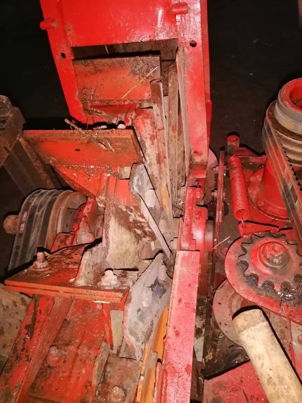 เครื่องสับย่อยหญ้าเนเปียร์เเละข้าวโพด เครื่องสับย่อยหญ้าเนเปียร์เเละข้าวโพด