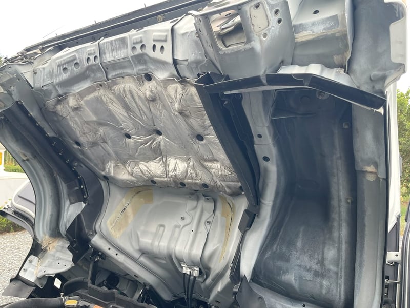  ISUZU NLR 130 แรงเทอร์โบ 4 ล้อ 2 แถวพร้อมที่นั่งรถห้างแท้ ปี 2560  