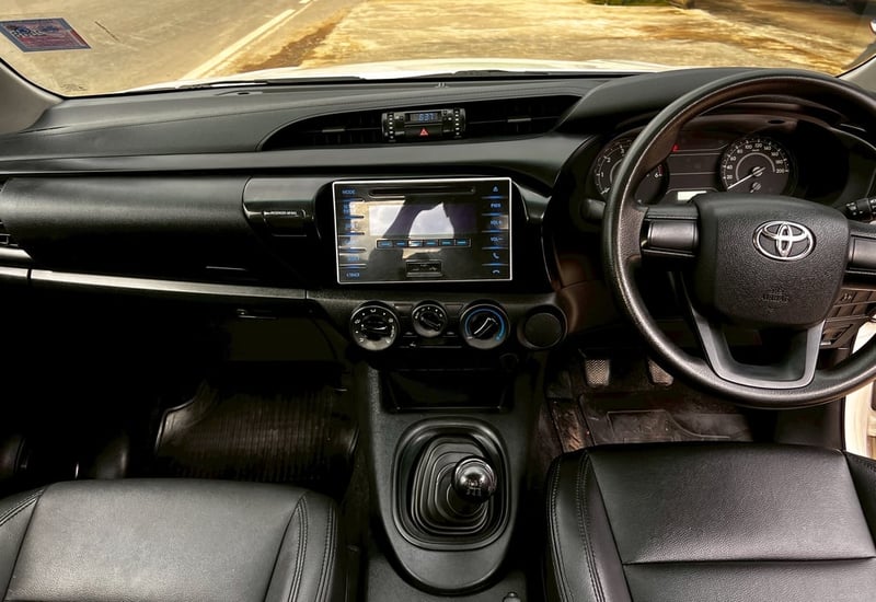 Toyota REVO 2.4 ปี 2016  รถสวยๆ  เล่มพร้อมโอน 