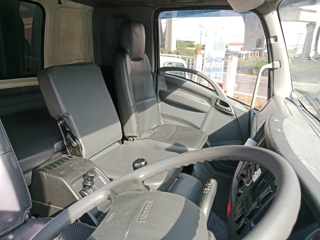 Isuzu #FTR240 ตู้ทึบ ปี63  ยาว 7.60 เมตร 