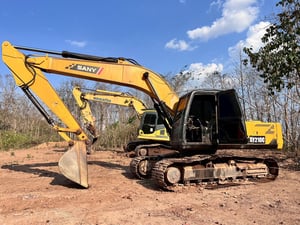 ขายแพ็คคู่  2 คัน  ราคา  700,000 1. KOMATSU PC 200-8 MO กล้องหลัง 2. KOBELCO SK200-3 เอกสารใบอินวอย