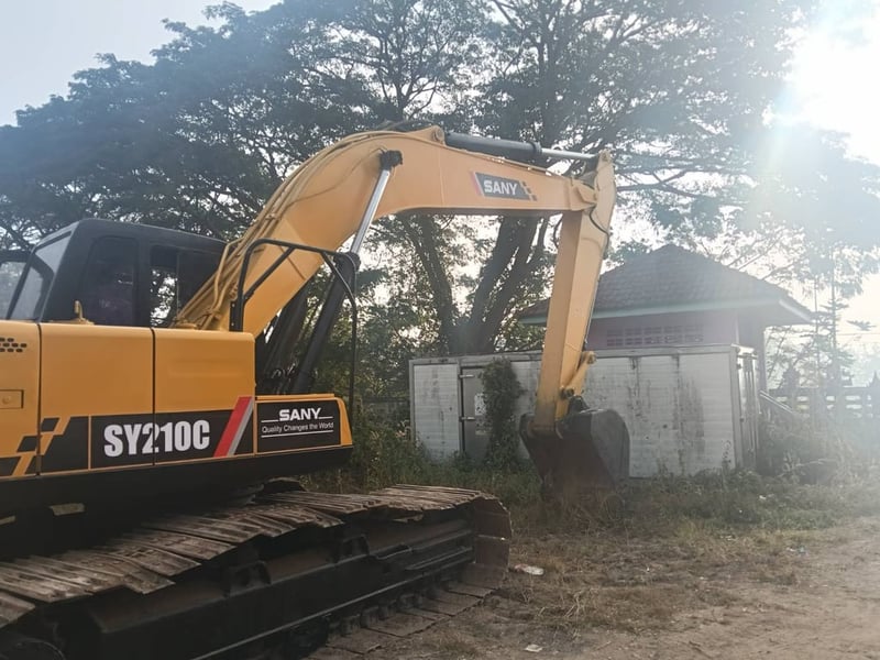 ขายแพ็คคู่  2 คัน  ราคา  700,000 1. KOMATSU PC 200-8 MO กล้องหลัง 2. KOBELCO SK200-3 เอกสารใบอินวอย