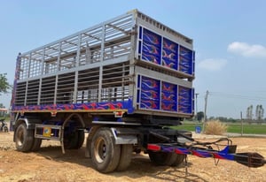 คอกหมู ยาว 6.5 เมตร แสตนเลสทั้งหมด ท้ายลิฟต์ ปี61 