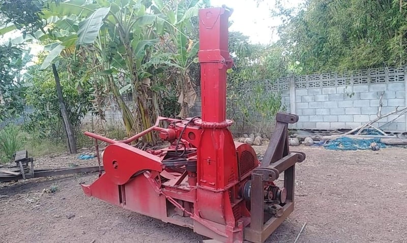 รถตัดหญ้าเนเปียล้อแทรค  