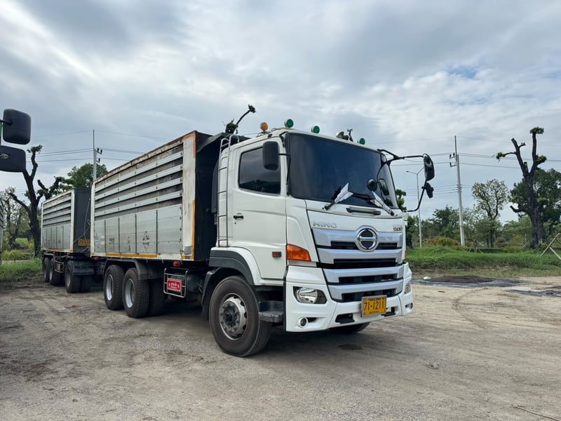 HINO Victor 500 EURO 3 ทะเบียน 71-1211 พ่วง 71-1145