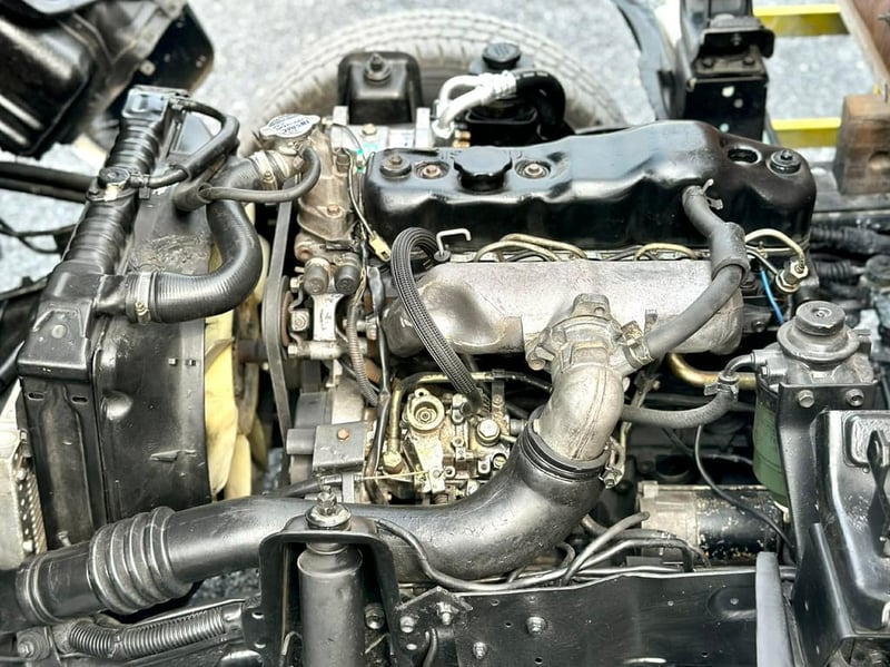 𝐈𝐒𝐔𝐙𝐔 𝐍𝐊𝐑 เครื่อง 100 แรง หัวการ์ตูน กระบะคาร์โก้ ร้อมตู้ทึบ 𝐈𝐒𝐔𝐙𝐔 𝐍𝐊𝐑 เครื่อง 100 แรง หัวการ์ตูน กระบะคาร์โก้ ร้อมตู้ทึบ