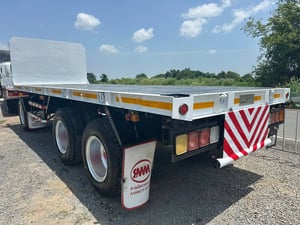 ลูกพ่วง สามเพลา สามมิตรแท้ มือเดียวออกป้ายแดง ปี 55 ราคา 270,000 บาท ลูกพ่วง สามเพลา สามมิตรแท้ มือเดียวออกป้ายแดง ปี 55 ราคา 270,000 บาท