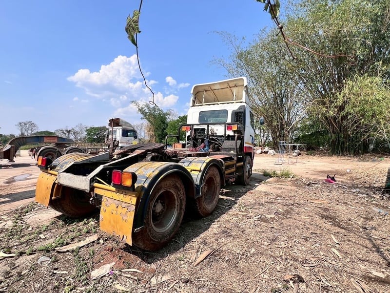 HINO หัวลาก 2 เพลา หัวพร้อมหาง เครื่อง EP100 เทอร์โบ 285 แรง หาง 2 คาน บันไดไฮดรอริก มีเล่ม HINO หัวลาก 2 เพลา หัวพร้อมหาง เครื่อง EP100 เทอร์โบ 285 แรง หาง 2 คาน บันไดไฮดรอริก มีเล่ม