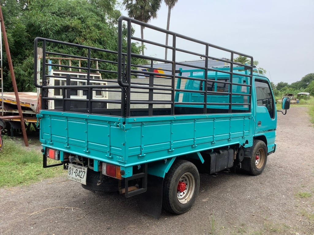 Isuzu 4 ล้อ NKR100แรง คอก ปี51 ราคา 295,000 บาท