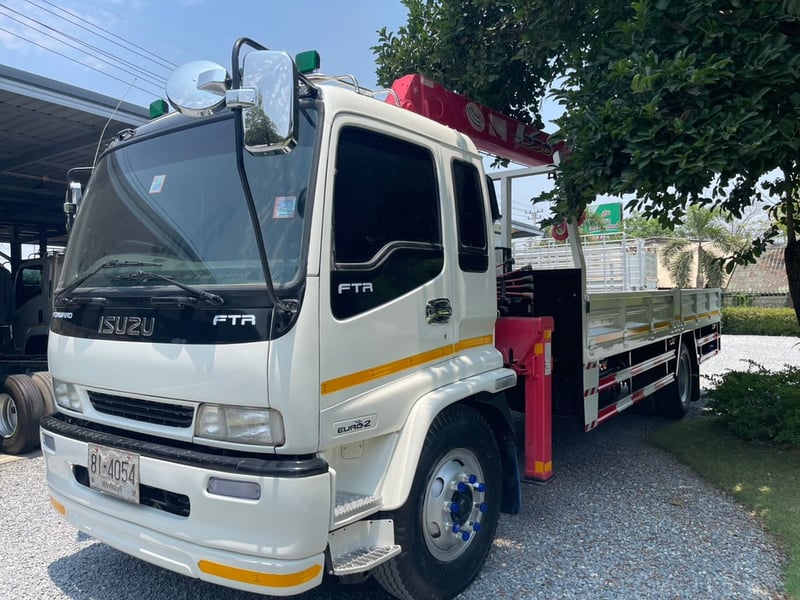 Isuzu Deca เครนท้องวีล่างบนตะขอพับ 5.50 ตัน ปี 48 FTR 200 แรง แอร์เย็น 